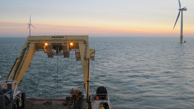 國內(nèi)離岸最遠的近海風(fēng)電場首批機組發(fā)電 國內(nèi)離岸最遠的近海風(fēng)電場首批機組發(fā)電