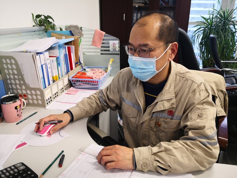 王兆猛的“日?！薄洿筇粕綎|清潔能源開(kāi)發(fā)有限公司人力資源部負(fù)責(zé)人王兆猛