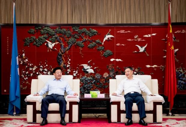 溫樞剛會(huì)見(jiàn)云南能投集團(tuán)黨委書(shū)記、董事長(zhǎng)段文泉