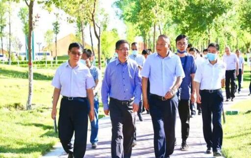 國家電投集團(tuán)黨組成員、副總經(jīng)理王樹東一行赴七師胡楊河市調(diào)研