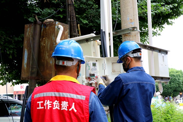 國網(wǎng)伊犁供電公司：嚴(yán)抓“小”現(xiàn)場，推進“大”安全