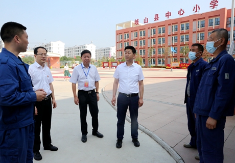 寶雞供電分公司總經(jīng)理蒙小胖深入岐山考點(diǎn)一線檢查慰問(wèn)