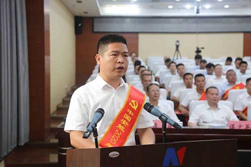 團(tuán)結(jié)凝聚力量 實(shí)干成就夢(mèng)想——記中國安能優(yōu)秀共產(chǎn)黨員、萬安水環(huán)境項(xiàng)目經(jīng)理薛振興