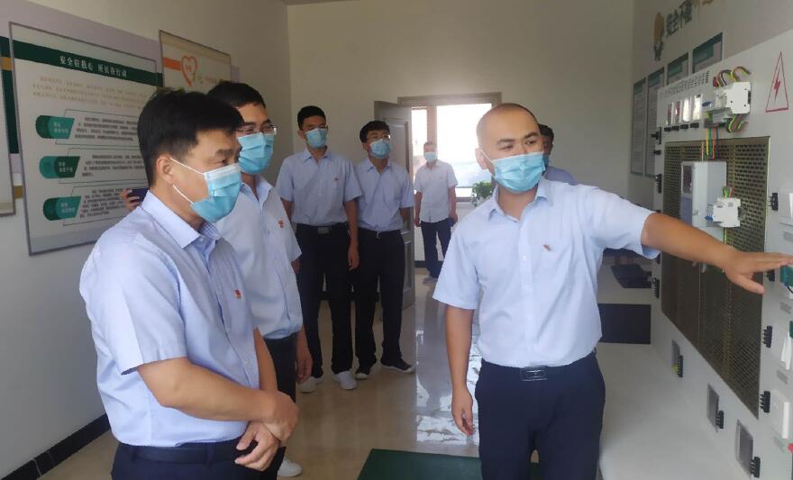 國網(wǎng)嫩江市供電公司組織員工到五星級(jí)供電所參觀學(xué)習(xí)