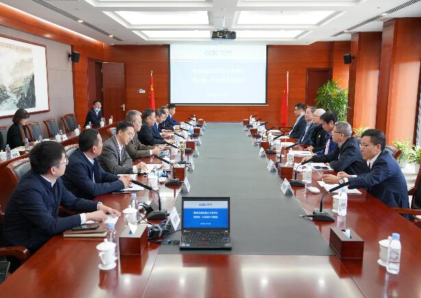 中國能建黨委書記、董事長宋海良與氫陽公司董事長程寒松座談