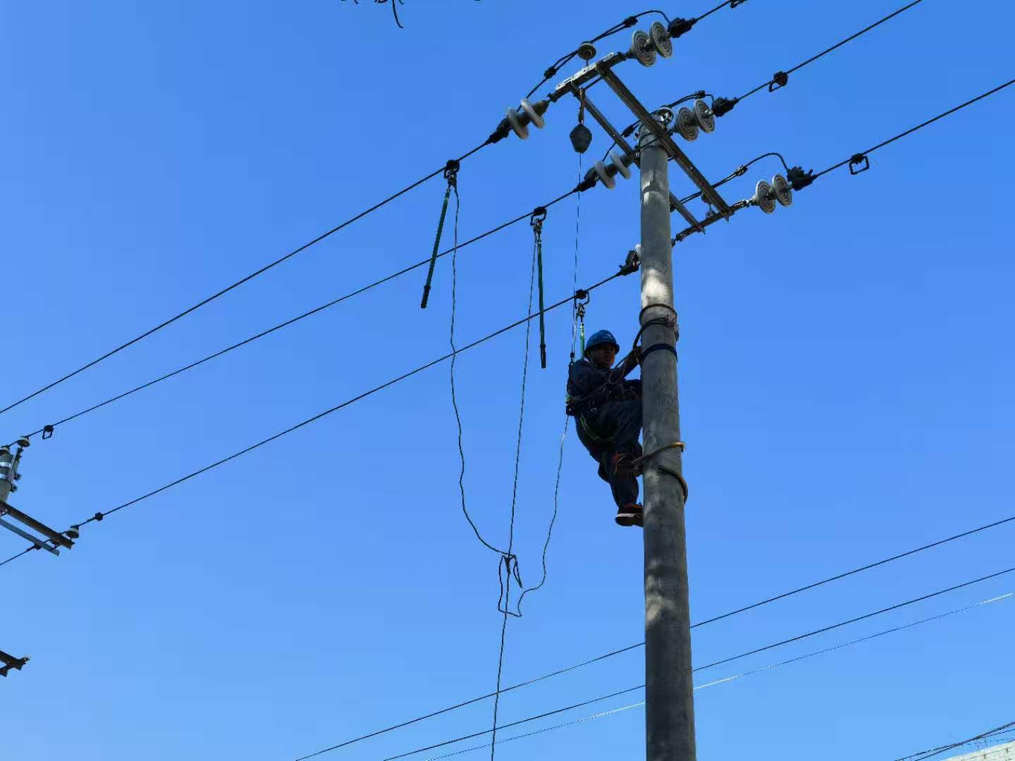 臨滄云縣供電局開展“保命教育”，提升員工實操技能