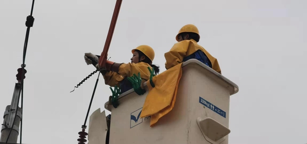 我愿做一名“高空舞者”，為你堅守那一抹涼