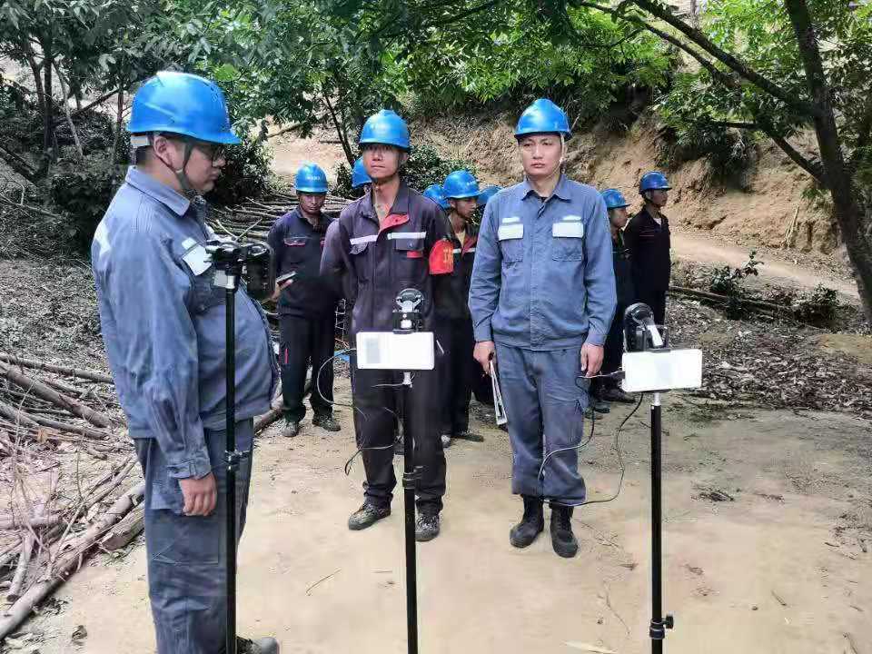 臨滄云縣供電局配電管理三所開(kāi)展隱患整改，切實(shí)保障用戶(hù)用電安全