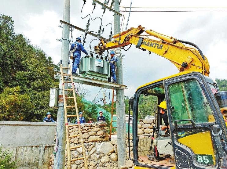 南方電網(wǎng)公司加強(qiáng)農(nóng)村電網(wǎng)建設(shè)，以充足電力激發(fā)鄉(xiāng)村活力
