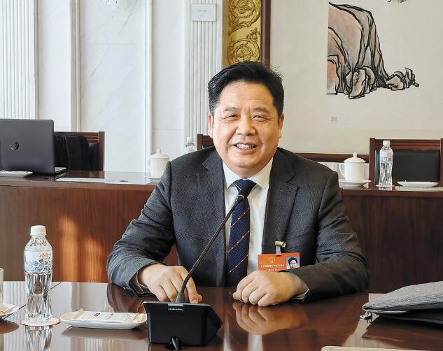 加快能源技術(shù)創(chuàng)新 促進成果轉(zhuǎn)化——訪全國人大代表、中國科學院寧波材料技術(shù)與工程研究所所長黃政仁