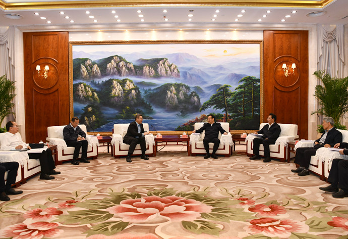 國(guó)家電投董事長(zhǎng)、黨組書(shū)記錢(qián)智民拜會(huì)寧夏回族自治區(qū)主要領(lǐng)導(dǎo)
