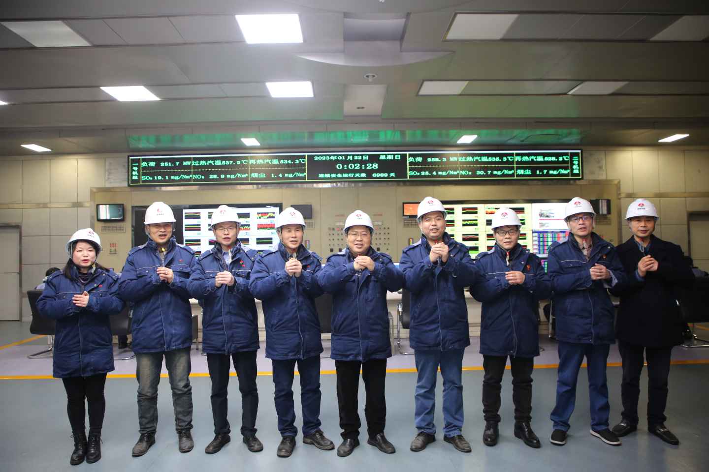 陜煤石電除夕慰問送溫暖，崗位堅守幸?！巴谩保╰oo）