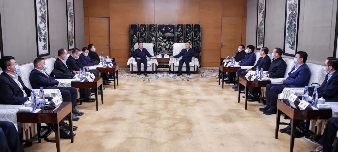 大唐集團黨組書記、董事長鄒磊與陜投集團董事長袁小寧、總經(jīng)理趙軍會談