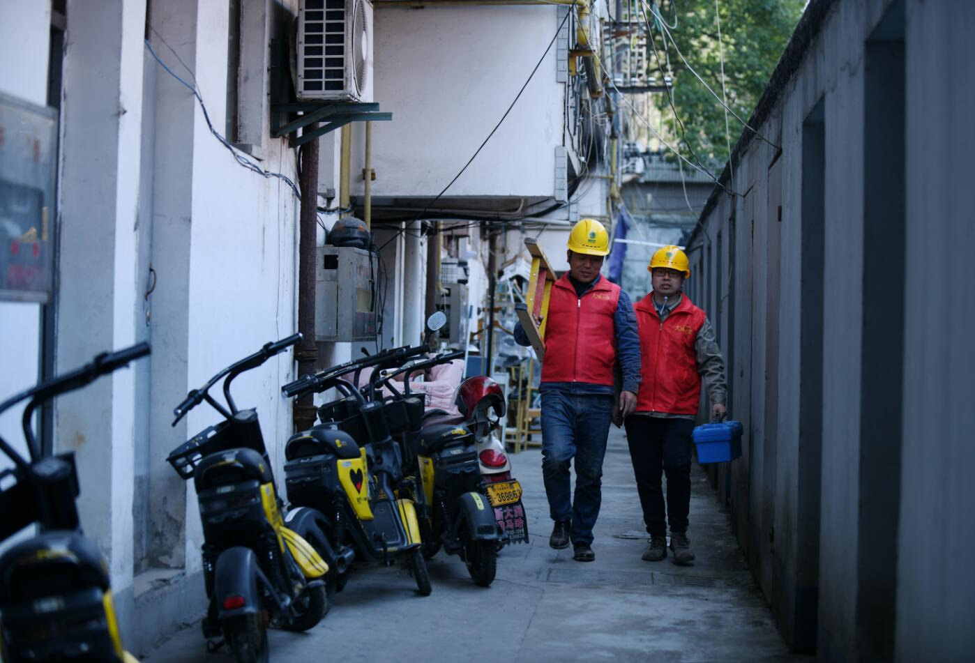 國(guó)網(wǎng)余姚市供電公司：“點(diǎn)亮黑樓道2.0”，借“光”照亮居民歸家路