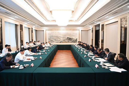 華能集團(tuán)溫樞剛、鄧建玲拜會(huì)遼寧省委書記郝鵬