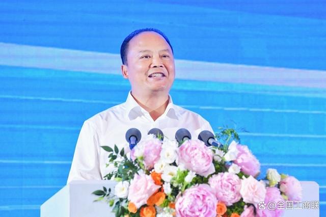 全國工商聯(lián)副主席，通威集團(tuán)董事局主席劉漢元：加快建設(shè)可再生能源 構(gòu)建川渝清潔能源一體化