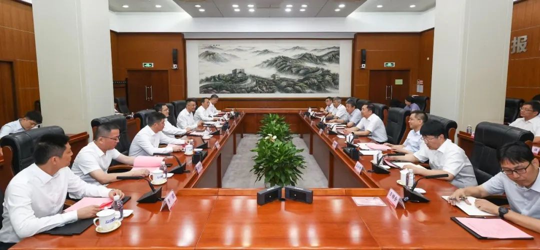 中核集團(tuán)黨組副書記、總經(jīng)理顧軍會見蘇州市委副書記、市長吳慶文一行