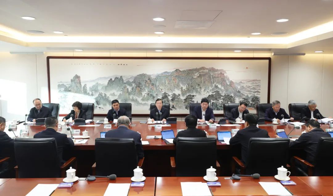 國家電網(wǎng)公司領(lǐng)導(dǎo)班子和專職助理、總師、副總師2024年調(diào)研座談會(huì)召開
