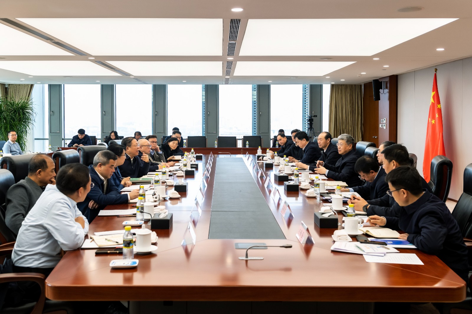 國家能源集團(tuán)黨組書記、董事長劉國躍會見廣西壯族自治區(qū)政府黨組成員、國資委黨委書記秦如培