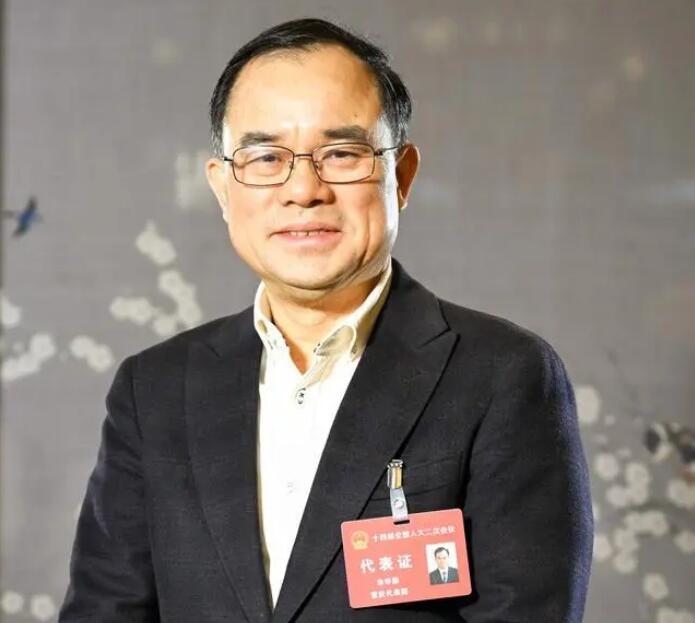 【兩會(huì)好聲音】全國(guó)人大代表、長(zhǎng)安汽車董事長(zhǎng)朱華榮：強(qiáng)化市場(chǎng)調(diào)節(jié)手段，進(jìn)一步改善汽車消費(fèi)環(huán)境