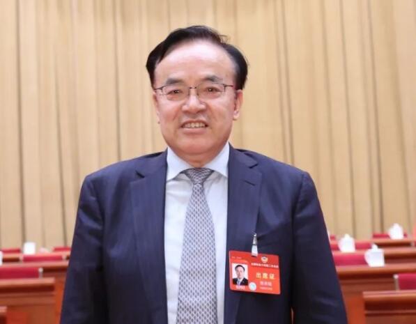 全國(guó)政協(xié)常委張來(lái)斌：系統(tǒng)思維引領(lǐng)能源轉(zhuǎn)型與安全，確?！半p碳”目標(biāo)順利實(shí)現(xiàn)