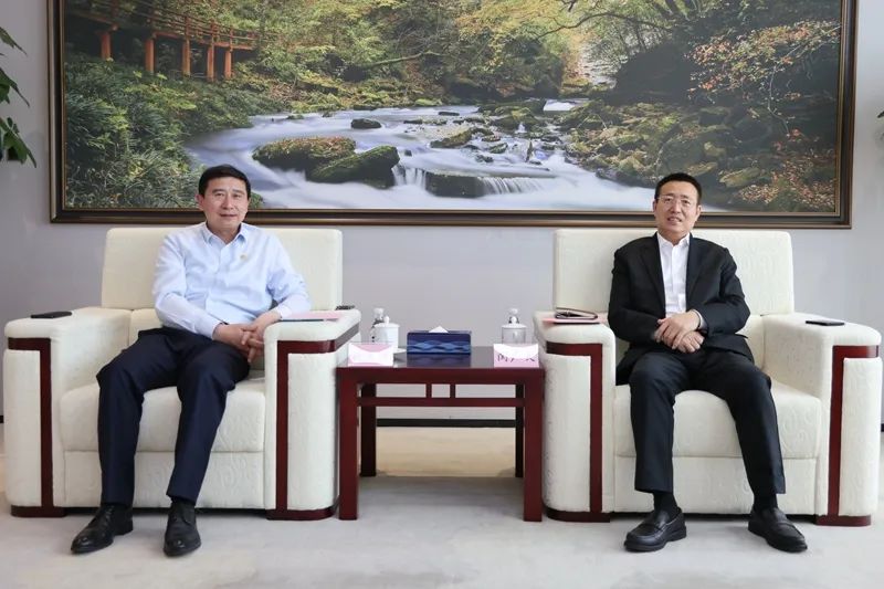 陜煤集團黨委書記、董事長張文琪會見中鐵十八局集團黨委書記、董事長閆廣天一行