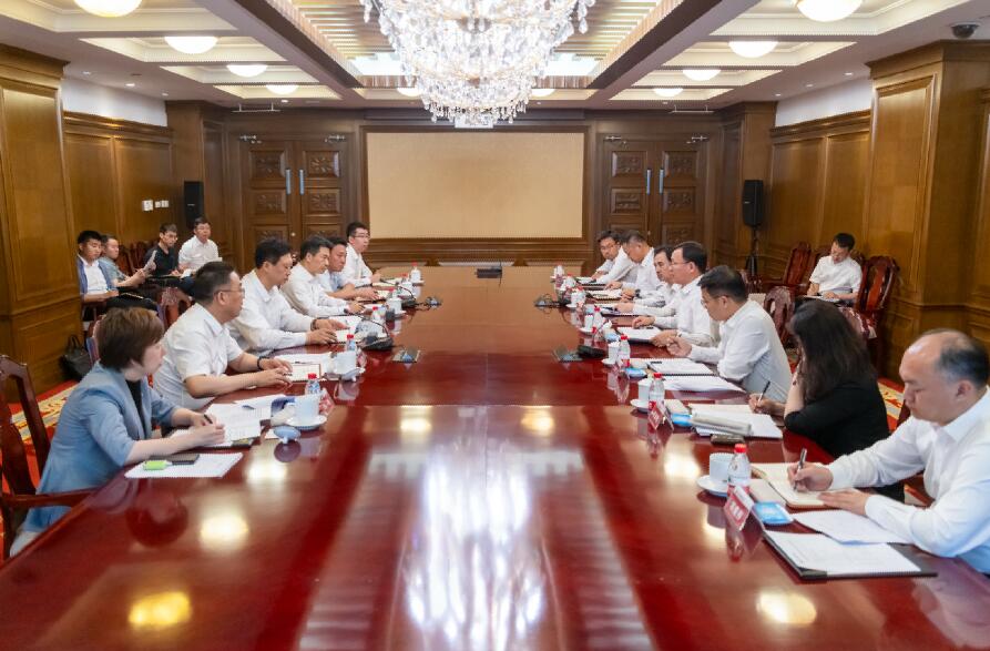 大唐集團總經理、黨組副書記張傳江與阜新市委書記胡濤、市長周鵬舉會談
