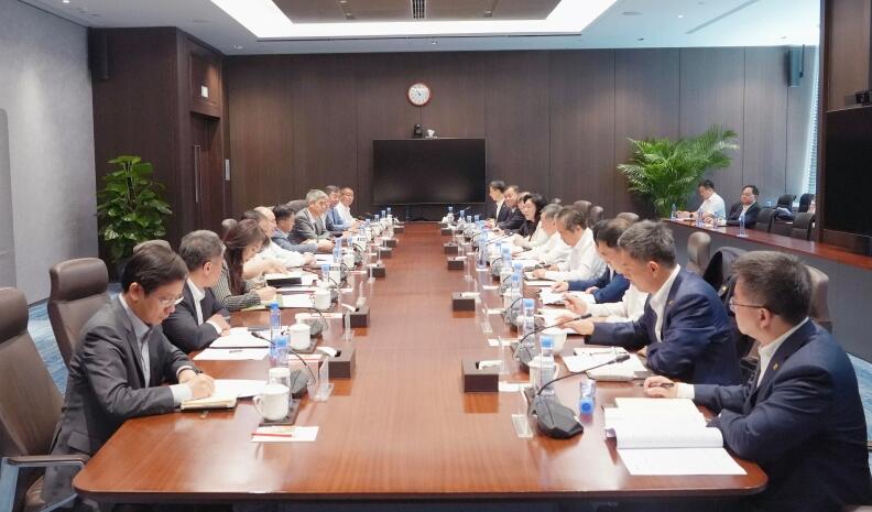 中國能建黨委書記、董事長宋海良與中信集團(tuán)黨委書記、董事長奚國華會談