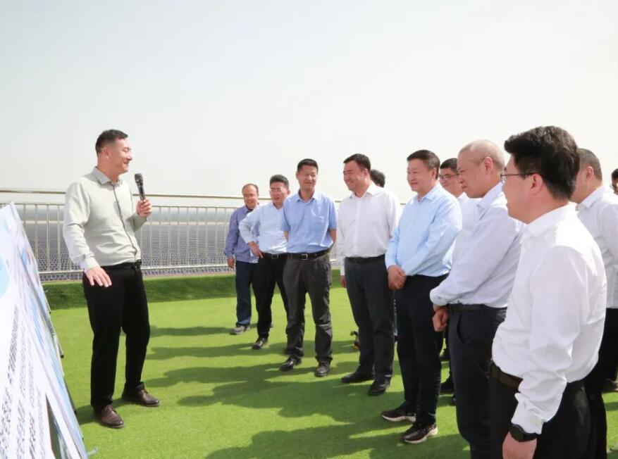 中國廣核集團(tuán)黨委書記、董事長楊長利赴新疆調(diào)研新能源業(yè)務(wù)發(fā)展情況