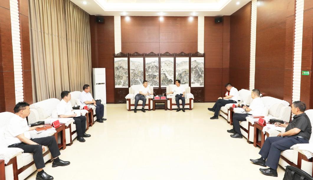 貴州發(fā)耳發(fā)電公司系統(tǒng)傳達(dá)學(xué)習(xí)李奕與六盤(pán)水市委書(shū)記張定超、市長(zhǎng)李巍座談會(huì)精神