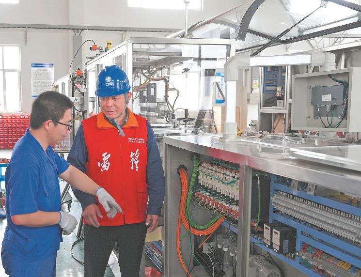 朱政委：當好客戶“電管家”，及時高效解難題