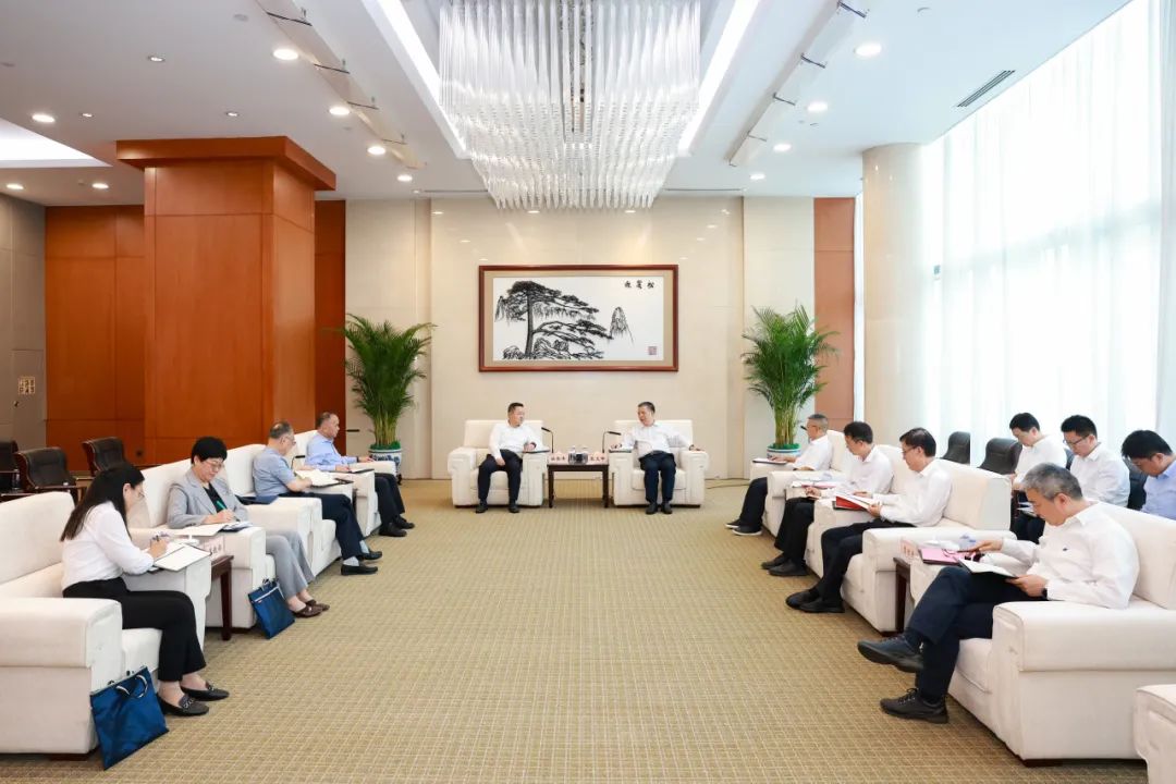 華能集團公司總經(jīng)理張文峰會見中國國新董事長徐思偉、總經(jīng)理莫德旺