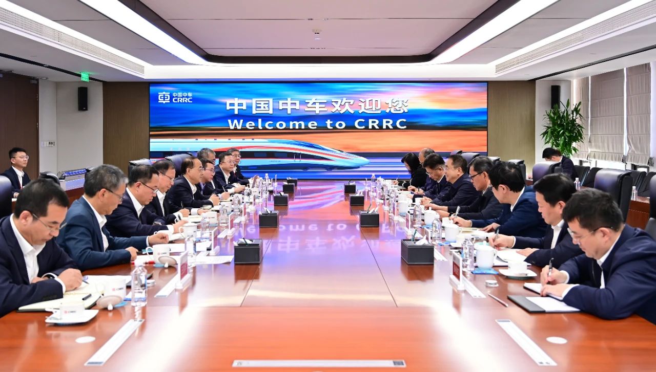 大唐集團(tuán)黨組書記、董事長(zhǎng)鄒磊與中國(guó)中車黨委書記、董事長(zhǎng)孫永才座談交流