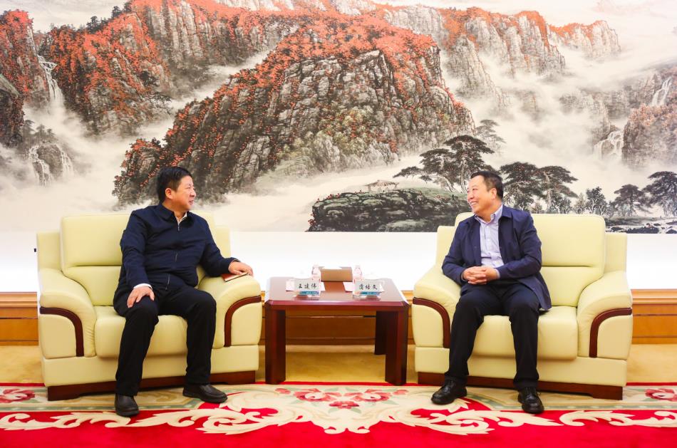 大唐甘肅公司黨委書記、董事長王建偉與甘肅電投集團(tuán)黨委書記、董事長蒲培文會(huì)談