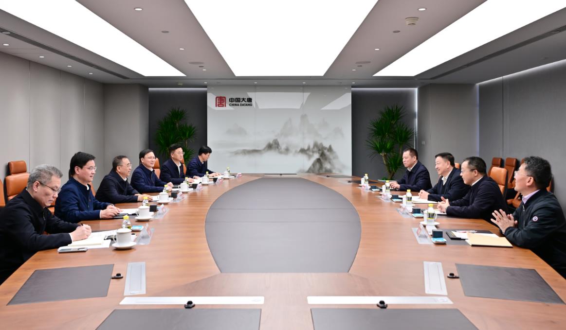 中國大唐董事長鄒磊、總經(jīng)理張傳江與中廣核董事長楊長利、總經(jīng)理高立剛會(huì)談