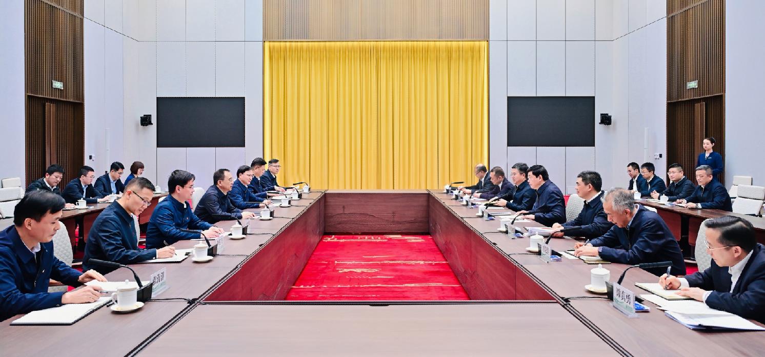 中國大唐集團(tuán)董事長鄒磊、總經(jīng)理張傳江與國家電網(wǎng)董事長張智剛、總經(jīng)理龐驍剛會談