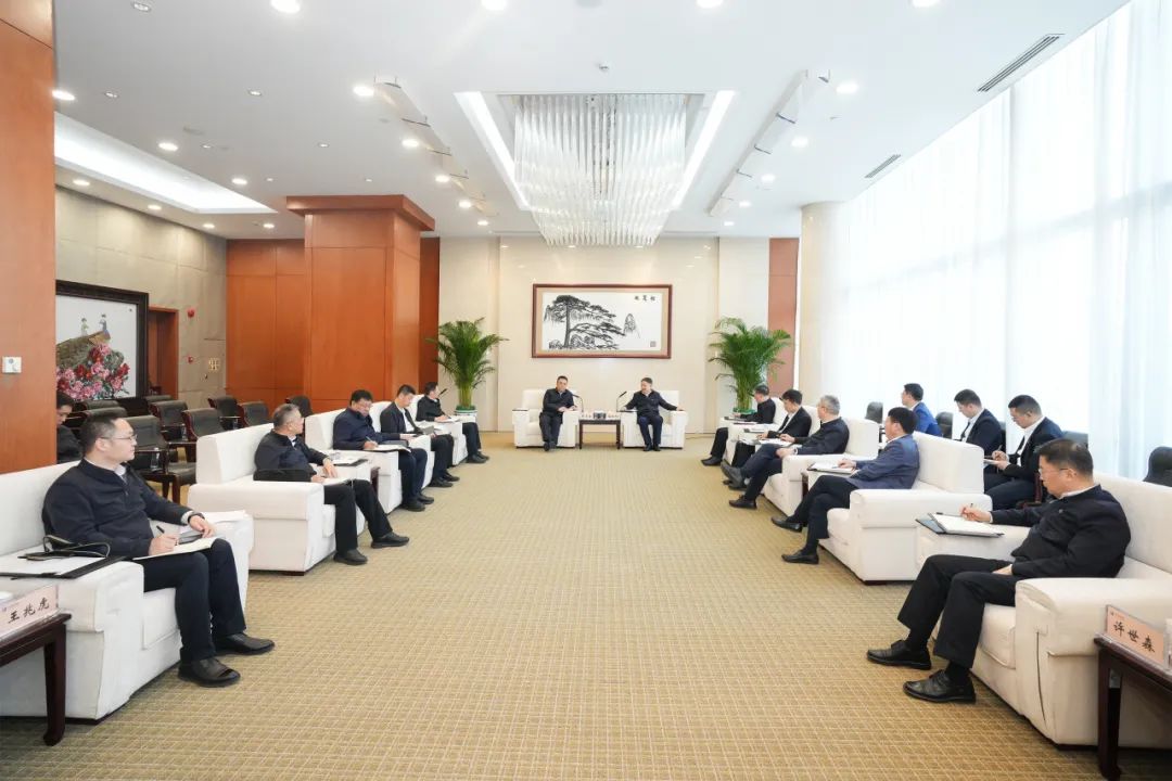 華能集團董事長溫樞剛、總經(jīng)理張文峰會見哈電集團董事長曹志安、總經(jīng)理黃偉