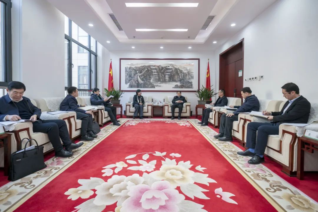 內(nèi)蒙古電力集團與包頭市政府、中國二冶集團、中國能建華北院和陜西院交流座談