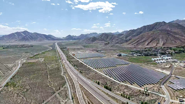 西藏白朗縣90兆瓦光儲一體化項(xiàng)目成功實(shí)現(xiàn)全容量并網(wǎng)發(fā)電